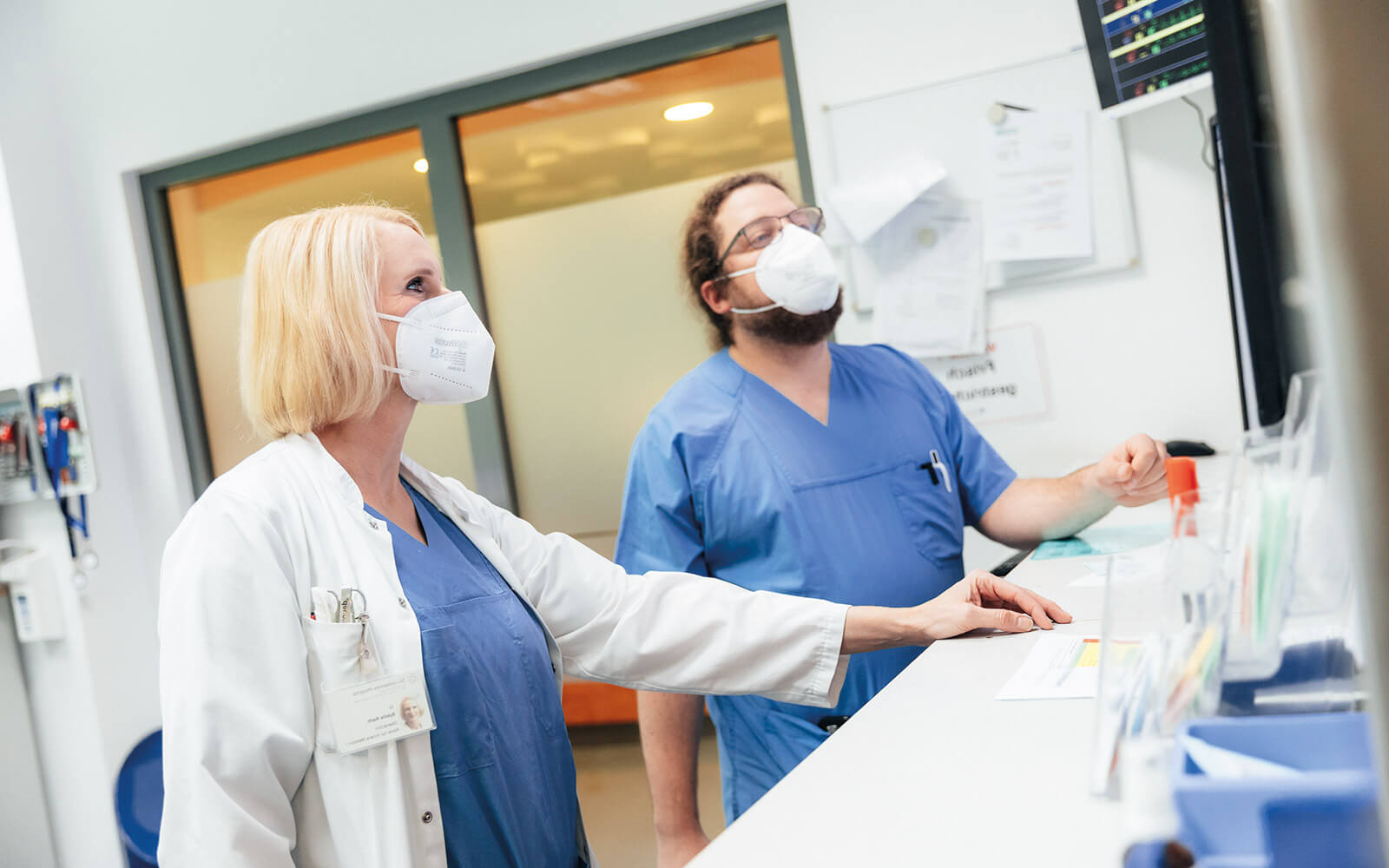 Dr. med. Sybille Raith, Oberärztin und ärztliche Leitung der Notaufnahme gemeinsam mit Stefan Remmers, Gesundheits- und Krankenpfleger